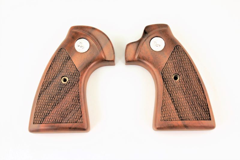 Colt Detective Special Target Walnut Checkered Grip - 907