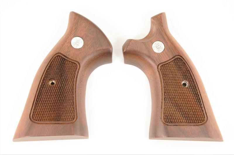 Smith & Wesson K and L Frame Goncolo Alves Target Grips with Medallion