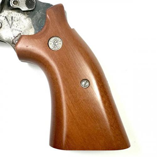 SW-K-Frame-Goncolo-Alves-Target-Grips-with-Medallion